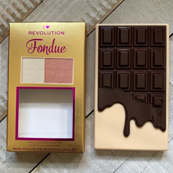 I Heart Revolution Makeup Bundle - Picture 6 of 14